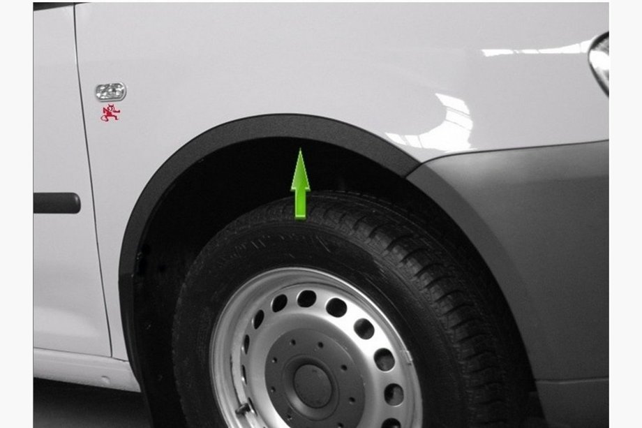 Volkswagen Caddy 2004–2010 Kryty lemů blatníků (matná černá) Krátká verze, 1 posuvné dveře (kov) Fotografie 2