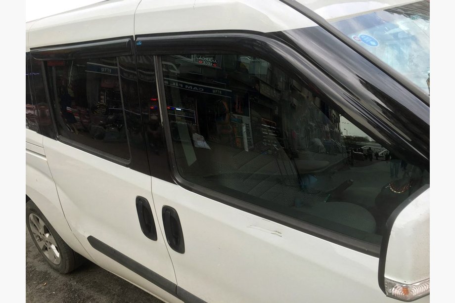Opel Combo 2012–2018 Okenní deflektory Aomis (4 ks) Image