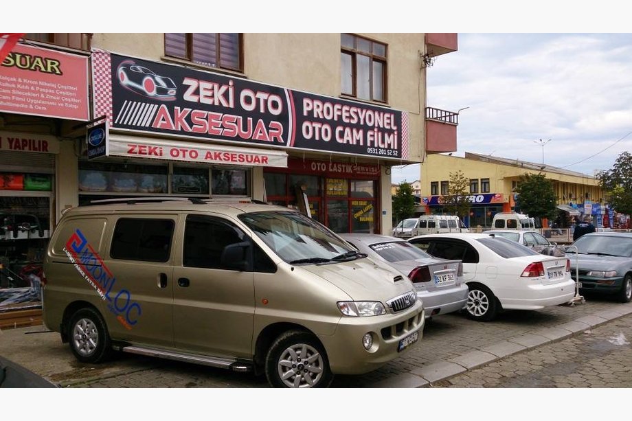 Hyundai H200, H1, Starex 1998–2007 Chromované střešní ližiny Kovové nožky Fotografie 2