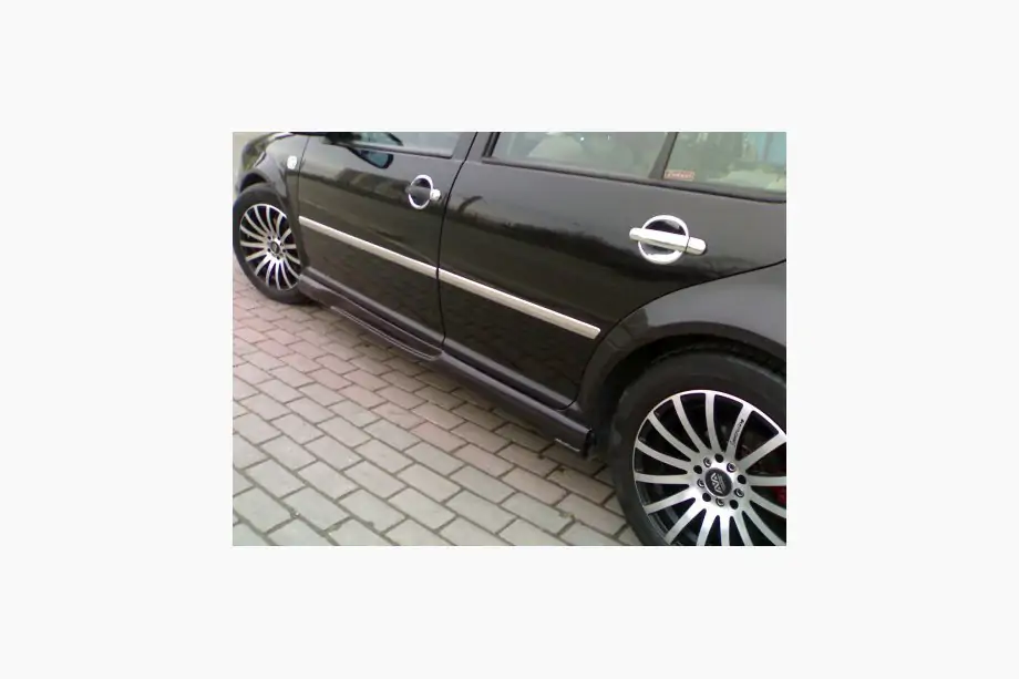 Volkswagen Bora 1998–2004 Boční prahy Sport (k lakování) Image