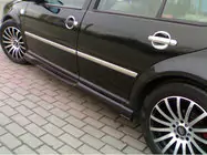 Volkswagen Bora 1998–2004 Boční prahy Sport (k lakování) fotografie 1