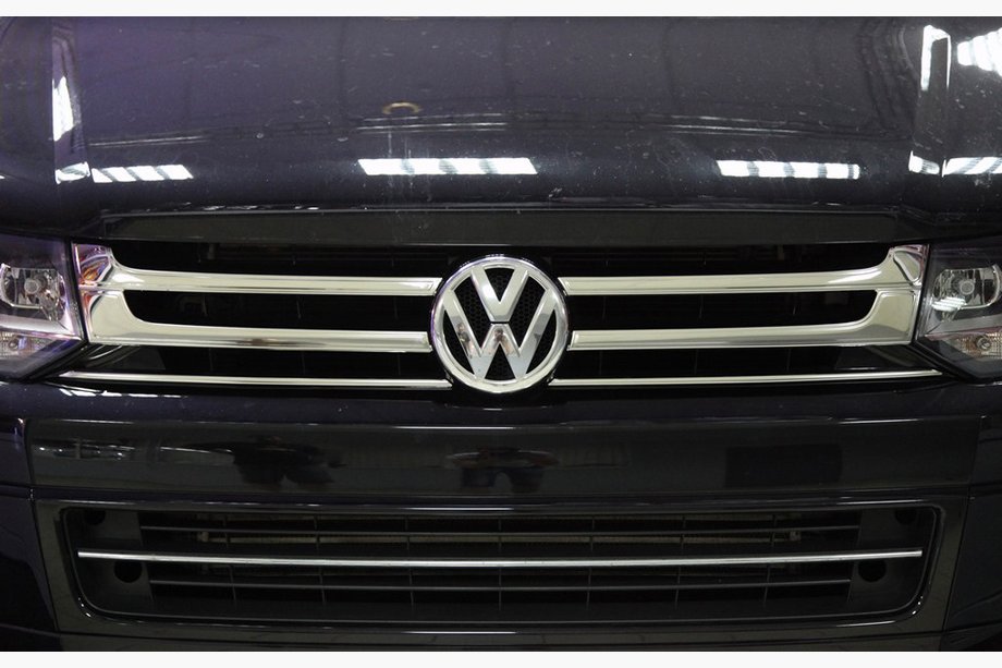 Volkswagen T5 2010–2015 Nerezové lišty na masku chladiče (Omsa, 4 ks) Image
