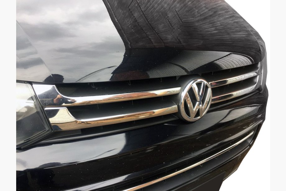 Volkswagen T5 2010–2015 Dělené kryty masky (Carmos, 4 ks, nerez) Image