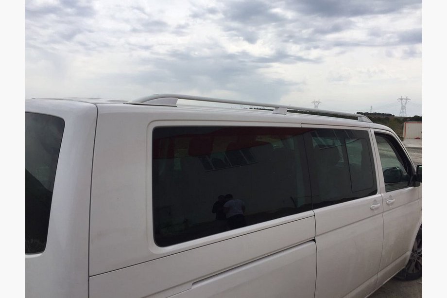 Volkswagen T5 Multivan 2003–2010 Střešní ližiny Skyport (bílé) Image