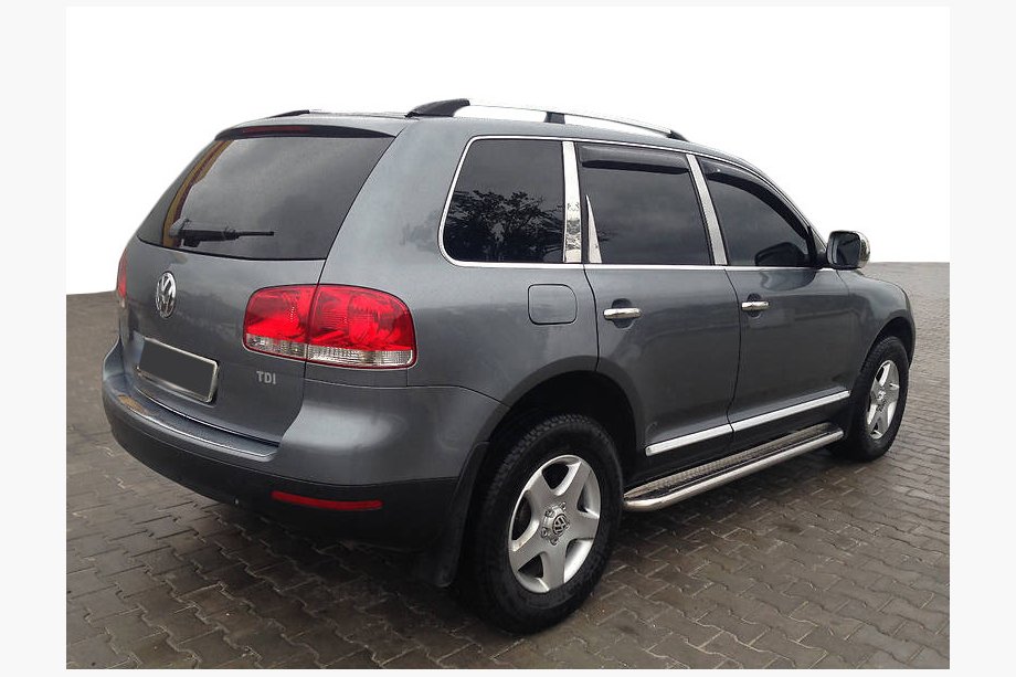 Volkswagen Touareg 2002–2010 Střešní ližiny chrom (plastové patky) Kovová patka Image