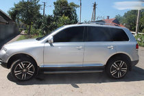 Volkswagen Touareg 2002–2010 Střešní ližiny chrom (plastové patky) Kovová patka fotografie 5