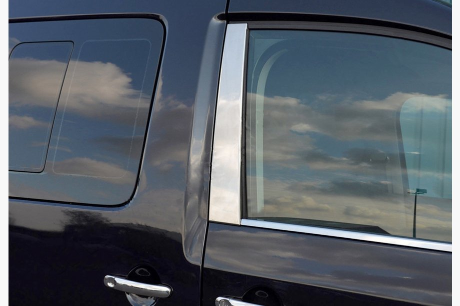 Volkswagen Caddy 2004–2010 Lišty na dveřní sloupky (2 ks, nerez) Carmos - turecká ocel Image