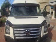 Volkswagen Crafter 2006–2016 Sluneční clona na čelní sklo v rámu V1 (černý lesk, 5 mm) fotografie 2