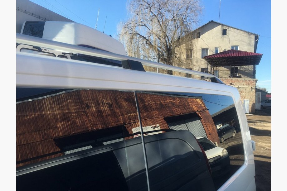 Volkswagen T6 2015–2024 Střešní ližiny CROWN (matná šedá) Dlouhý rozvor Fotografie 4