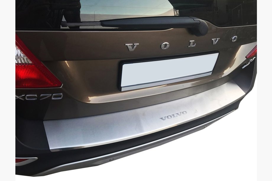 Volvo XC70 2007–2013 Nerezová lišta na zadní nárazník s ohybem Nataniko Image