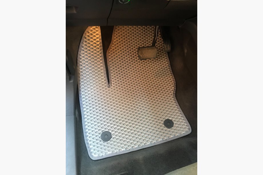 Ford Kuga/Escape 2013–2019 EVA autokoberce (šedé) Image