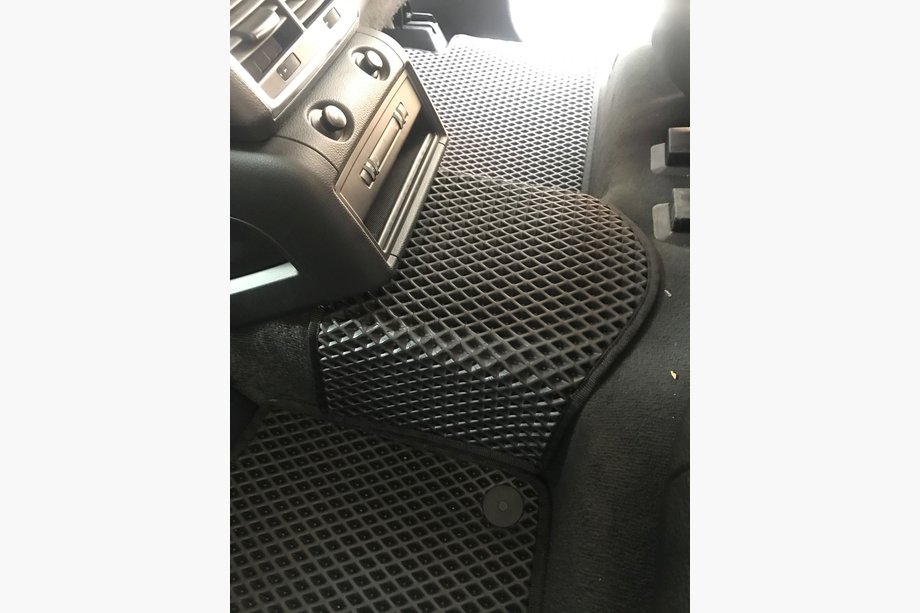 Audi Q7 2005–2015 EVA autokoberce (černé) Fotografie 17