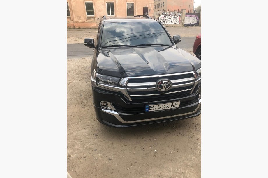 Toyota Land Cruiser 200 2007–2021 Restylingová sada z LC200 2008-2015 na 2019 Executive Fotografie 4