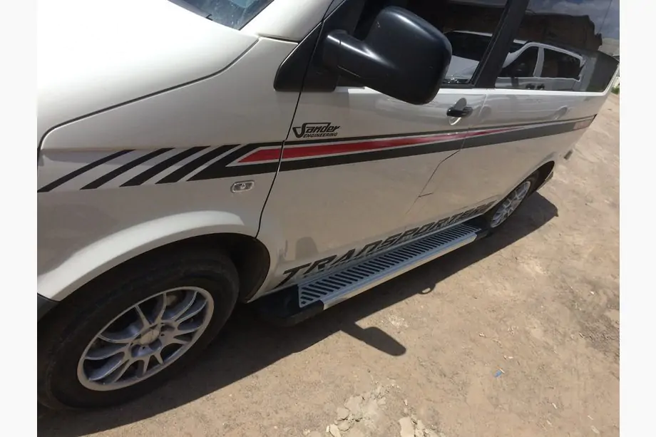 Volkswagen T5 Caravelle 2004–2010 Boční nášlapy typu Line (2 ks, hliník) Image