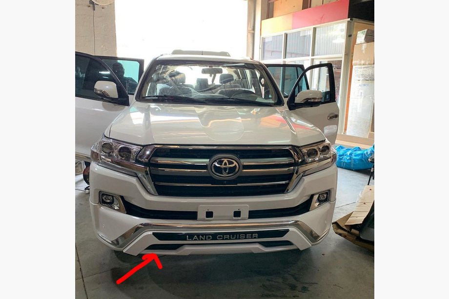 Toyota Land Cruiser 200 2007–2021 Přední lip spoiler nárazníku 2016↗ (styl ME, pod nárazníkovou sukni) Černá barva Image