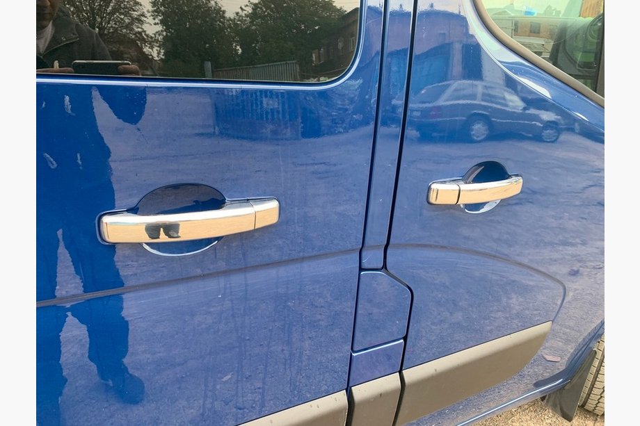 Renault Trafic 2015– Chromové kryty klik dveří (4 ks) 1 otvor, Carmos - chromovaný plast Image