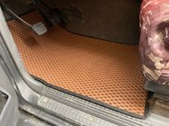 Nissan Patrol Y60 1988–1997 EVA autokoberce (cihlový vzor) fotografie 2