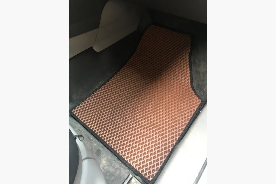 Volkswagen Caddy 2004–2010 EVA autokoberce (cihlový vzor) 5 ks, přední a zadní (standard, 1 posuvné dveře) Fotografie 2