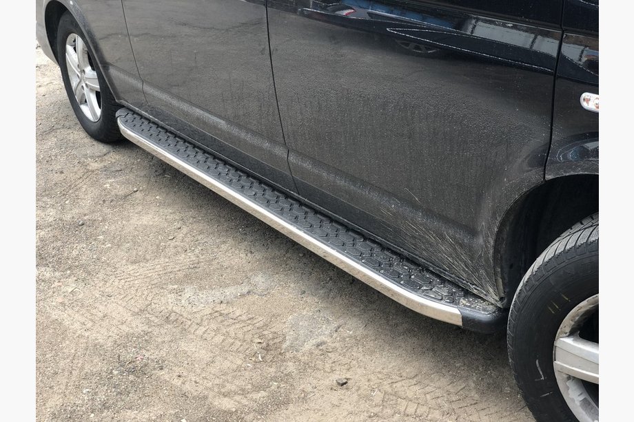 Volkswagen T6 2015–2024 Boční nášlapy BlackLine (2 ks, hliník) Image