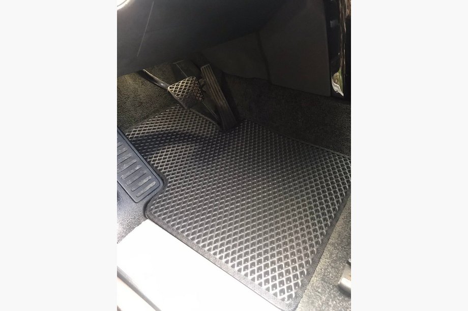 Range Rover III L322 2002–2012 EVA autokoberce do interiéru (černé) V-1 Image