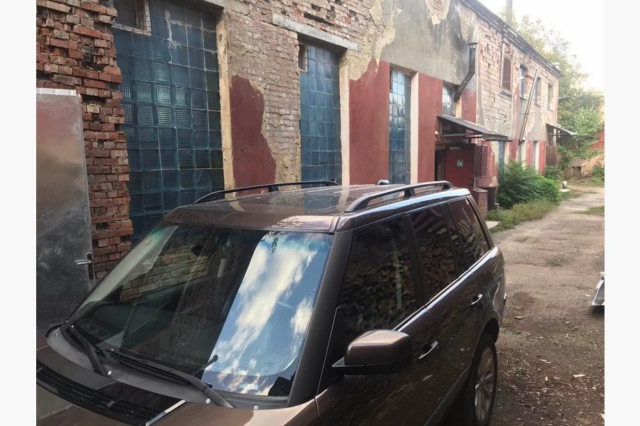 Range Rover III L322 2002–2012 Hliníkové střešní ližiny (černé) Image