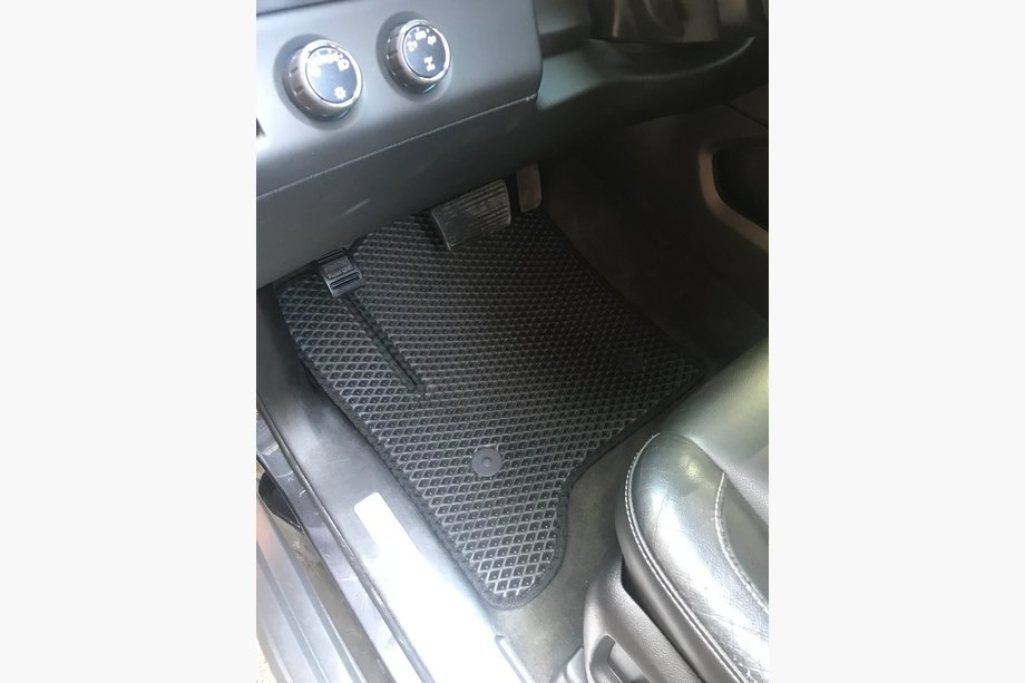 Chevrolet Suburban 2014–2019 Polyuretanové autokoberce 3 řady (EVA, černé) Image