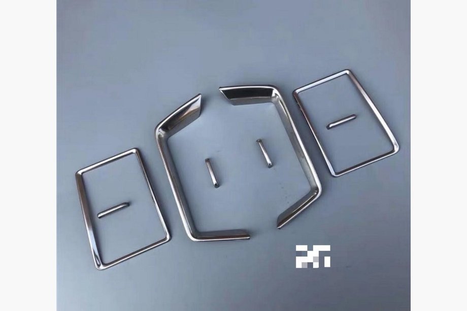 Toyota Land Cruiser 200 2007–2021 Sada šedých vložek do výdechů ventilace (Tchaj-wan) Image