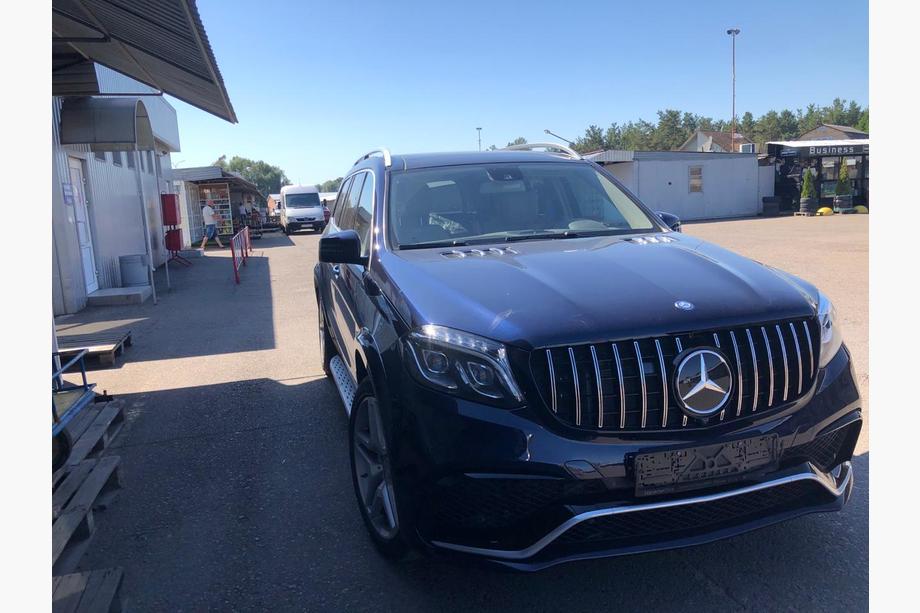 Mercedes GL/GLS třída X166 2012–2019 Sada bodykitu s kompletním nárazníkem AMG V1 (GLS63) Fotografie 2