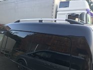 Volkswagen Caddy 2004–2010 Chromované střešní ližiny Maxi, plastové patky fotografie 1