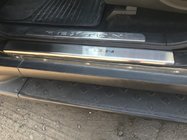 SsangYong Rexton I 2001–2017 Nerezové kryty prahů Nataniko (4 ks, nerez) Standard – páska Lohmann, 0,5 mm fotografie 1