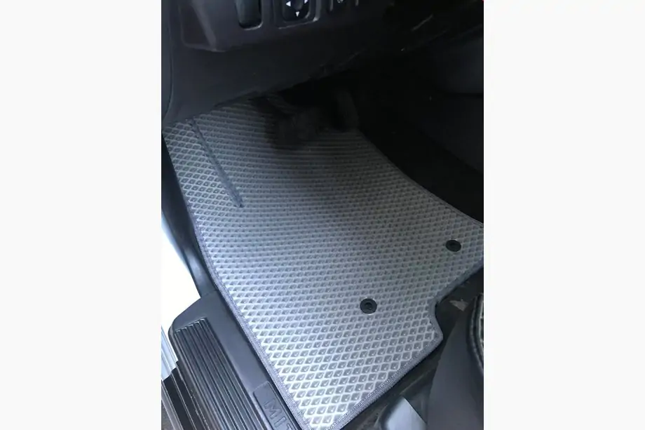 Mitsubishi Pajero Sport 2008–2015 EVA autokoberce (šedé) Image