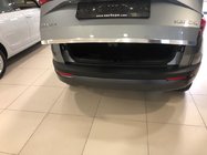 Skoda Karoq 2018– Nerezová lišta hrany víka kufru fotografie 1