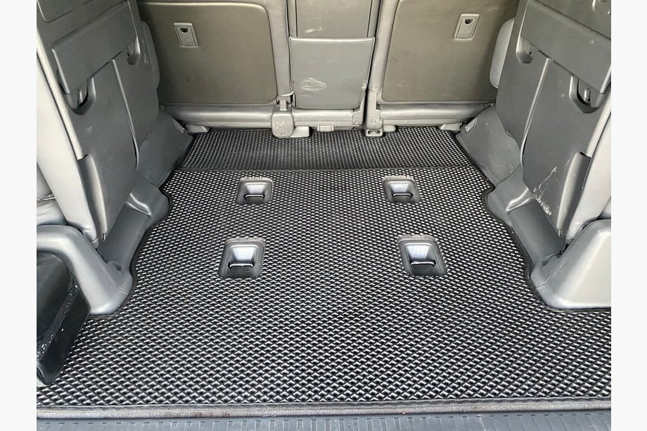 Lexus LX570/450d 2008–2022 EVA koberec do kufru – sada 2 ks (pro 7 míst, černý) Image