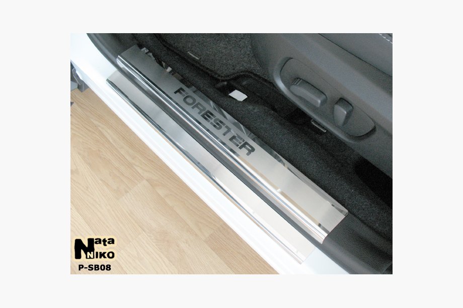 Subaru Forester 2013–2018 Nerezové kryty prahů Natanika Premium (8 ks) Image