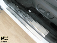 Subaru Forester 2013–2018 Nerezové kryty prahů Natanika Premium (8 ks) fotografie 1