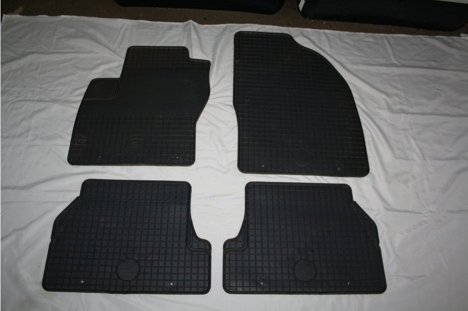 Ford Focus II 2008–2011 Gumové autokoberce do interiéru (4 ks, Doma) Image