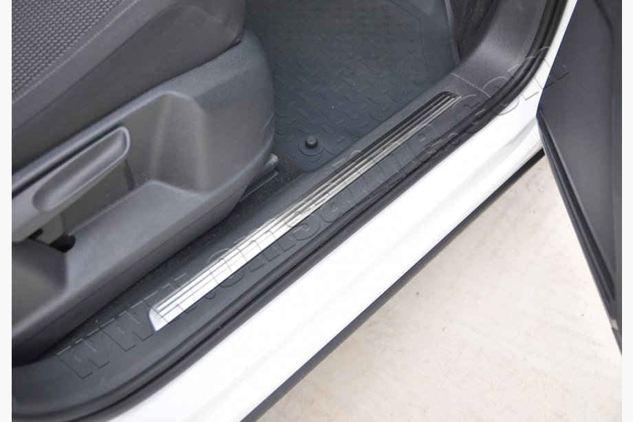 Volkswagen Tiguan 2016–2023 Nerezové lišty vnitřních prahů OmsaLine Image