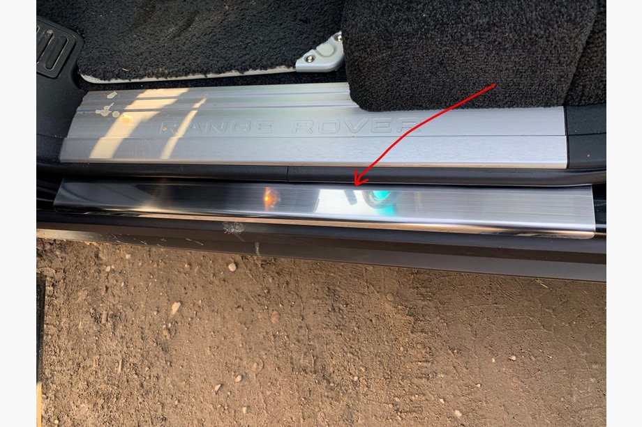 Range Rover III L322 2002–2012 Kryty prahů Carmos (4 ks, nerez) Image