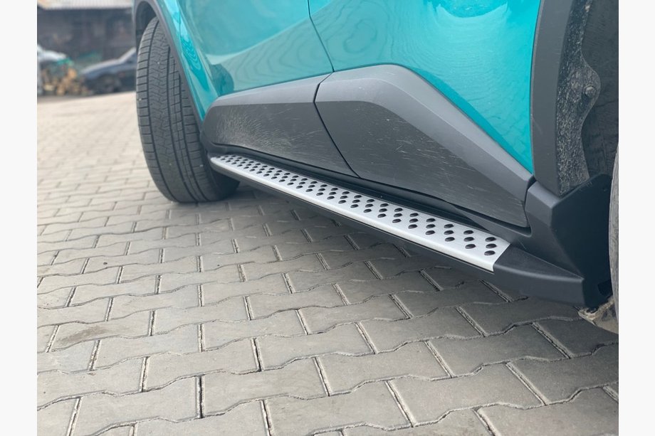 Toyota C-HR 2016–2023 Boční nášlapy Original V1 (2 ks, hliník) Image