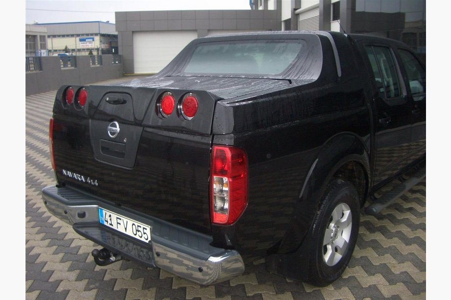 Nissan Navara 2006–2015 Hardtop GrandBox Image