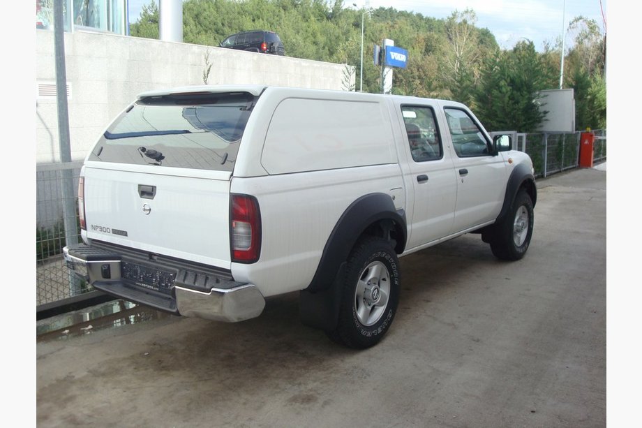 Nissan NP300 1999–2015 Hardtop Canopy Commercial Image