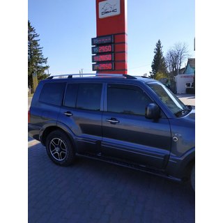 Chromované střešní podélníky – turecký design (2 ks) Mitsubishi Pajero Wagon III 1999–2006 fotografie 1