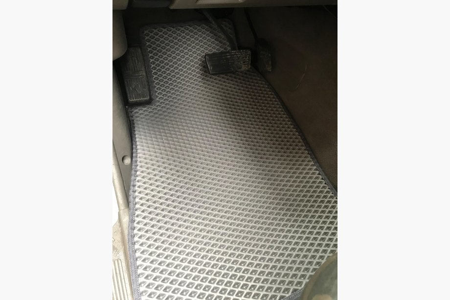 Nissan Patrol Y61 1997–2011 EVA autokoberce (šedé) 2 ks (přední) Image
