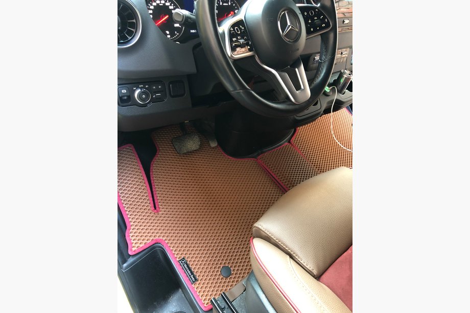 Mercedes Sprinter W907/W910 2018– EVA autokoberce (cihlový vzor) Image