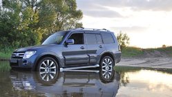 Mitsubishi Pajero Wagon IV 2006–2021 Deflektory oken (4 ks, Cobra) fotografie 1