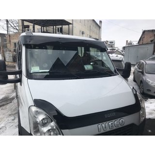 Kšilt na čelní sklo V1 (černý lesk, 5 mm) Iveco Daily 2006–2014 fotografie 1