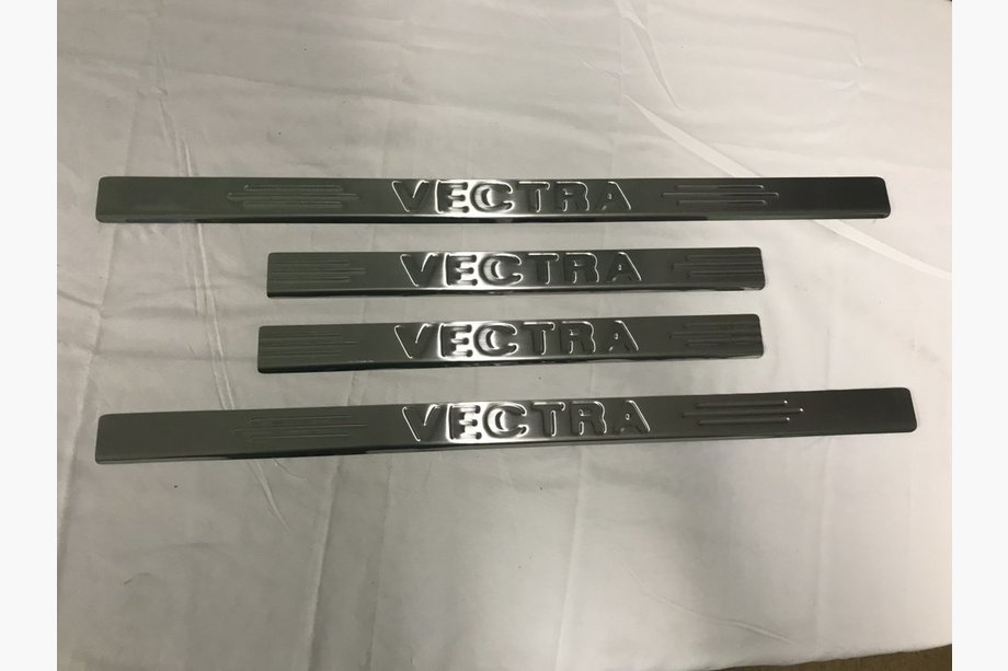 Opel Vectra A 1987–1995 Kryty prahů Carmos (4 ks, nerez) Image