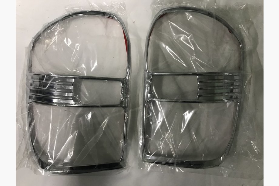 Toyota Rav 4 2001–2005 Kryty zadních světel 2001-2003 (2 ks, plast) Image