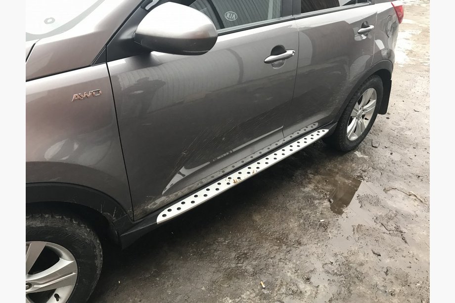 Kia Sportage 2010–2015 Boční nášlapy Niken BMW-style (2 ks, hliník) Image