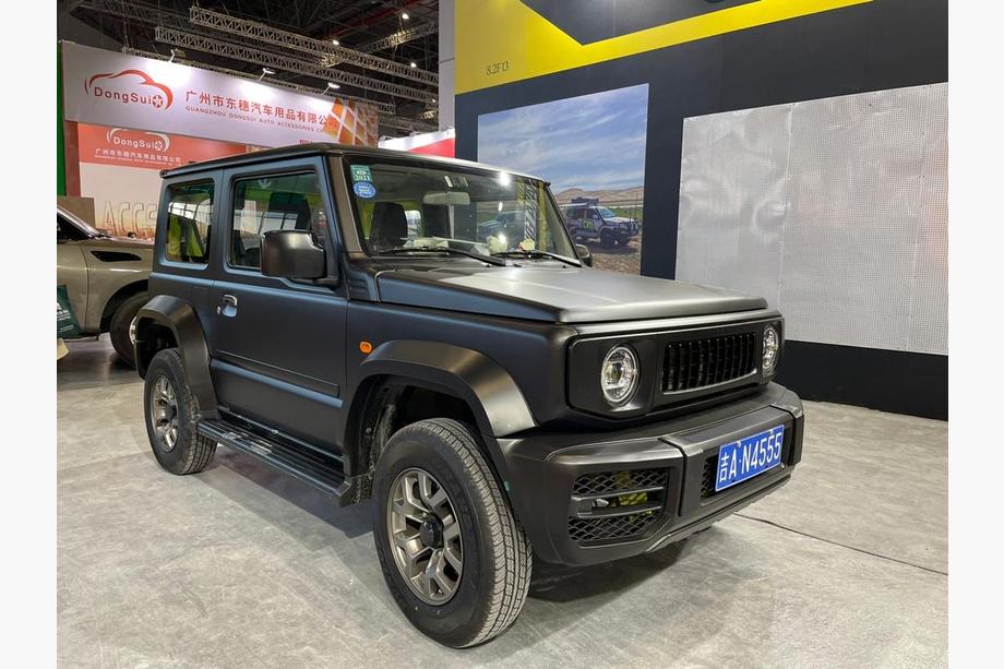 Suzuki Jimny 2018– Kompletní body kit G-class-design V1 Image